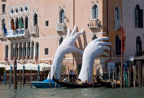 La Biennale di Venezia: Arte Contemporanea e Il Rinascimento Mediterraneo